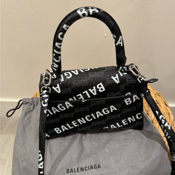 Balenciaga
Hourglass logo-print leather tote bag - Picture 2 of 7